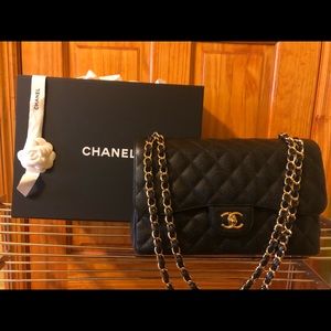 Chanel jumbo flap bag